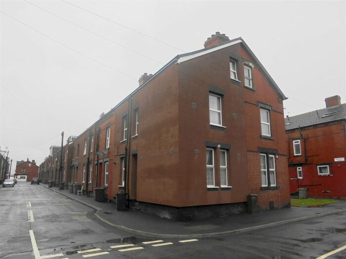 4 Bedroom End Of Terrace House To Rent In Recreation Terrace, Holbeck, Leeds, LS11