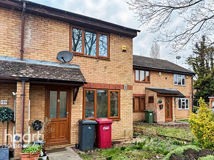 2 Bedroom End Of Terrace House For Sale In Bader Gardens, Slough, SL1