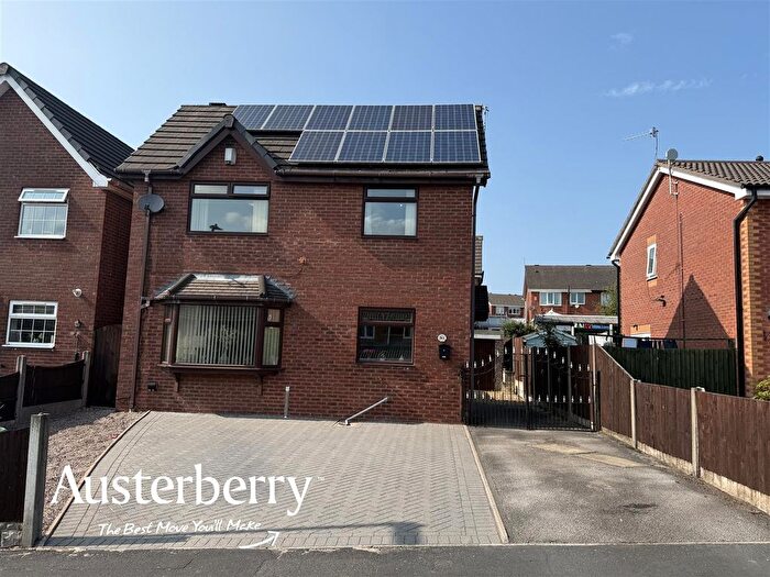 3 Bedroom Detached House For Sale In Forrister Street, Meir Hay, Stoke-On-Trent, ST3