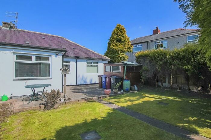 2 Bedroom Bungalow To Rent In Thornton Road, Burnley, BB10