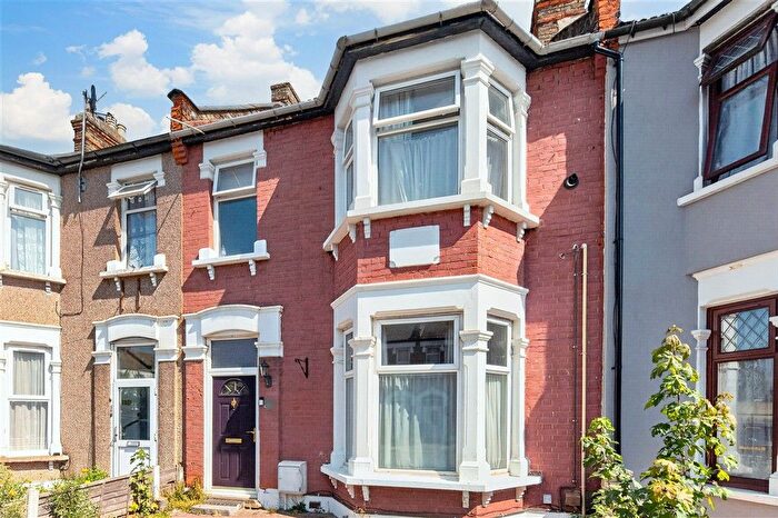 4 Bedroom Terraced House For Sale In Colenso Road, Ilford, Essex, IG2