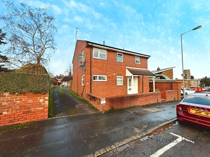 2 Bedroom Flat To Rent In Thistleberry Avenue, Newcastle, Staffordshire, ST5