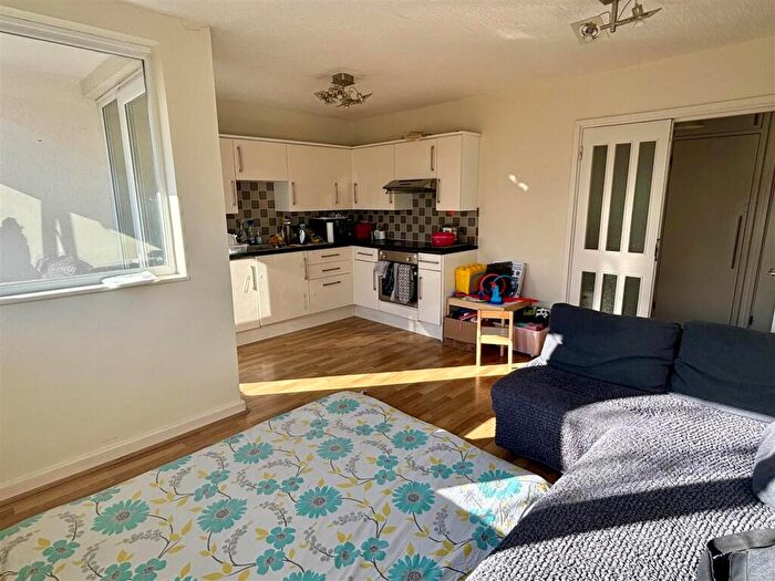 1 Bedroom House To Rent In Regents Court, Ballards Lane, Finchley, N3