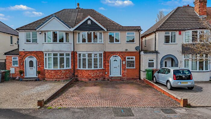 3 Bedroom Semi Detached House For Sale In Dunard Road, Shirley, Solihull, B90