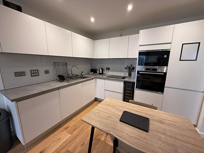 1 Bedroom Apartment To Rent In The Axium, Windmill Street, Birmingham, West Midlands, B1