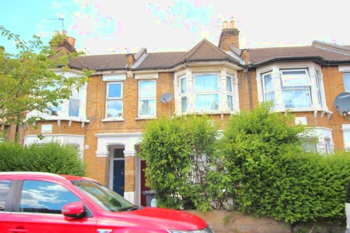 2 Bedroom Maisonette To Rent In Claude Road, Leyton, London, E10