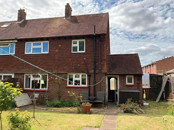 3 Bedroom Semi-Detached House To Rent In Maytree Close, Guildford, GU1