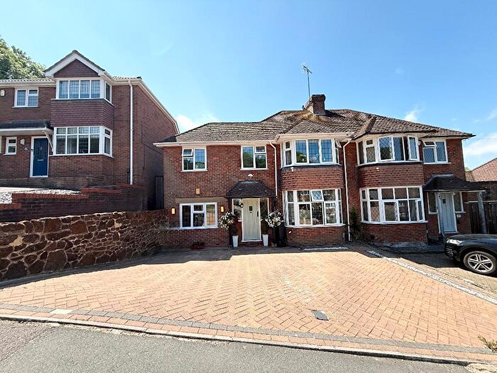3 Bedroom Semi Detached House For Sale In Knoll Rise, Old Bedford Road Area, Luton, Bedfordshire, LU2