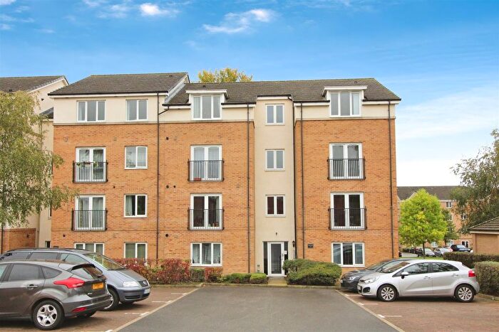 2 Bedroom Flat For Sale In Cedar Drive, Killingbeck, Leeds, LS14
