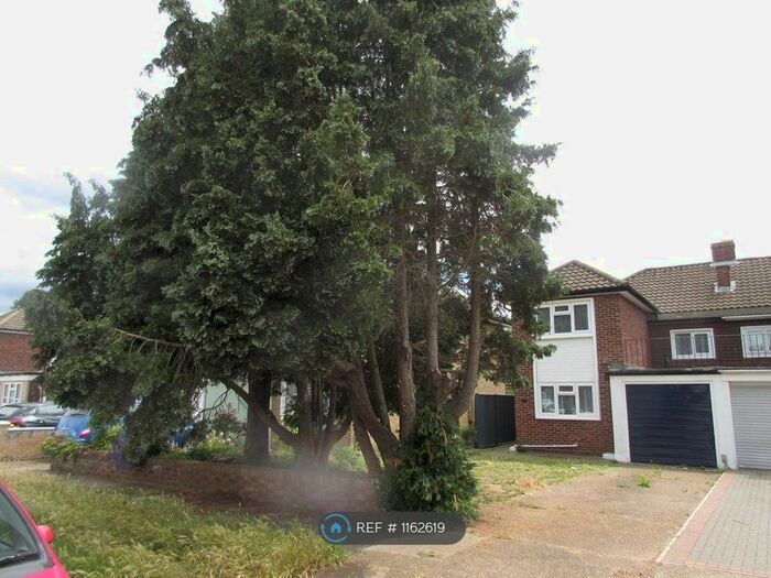 3 Bedroom Semi-Detached House To Rent In Beresford Gardens, Hounslow, TW4