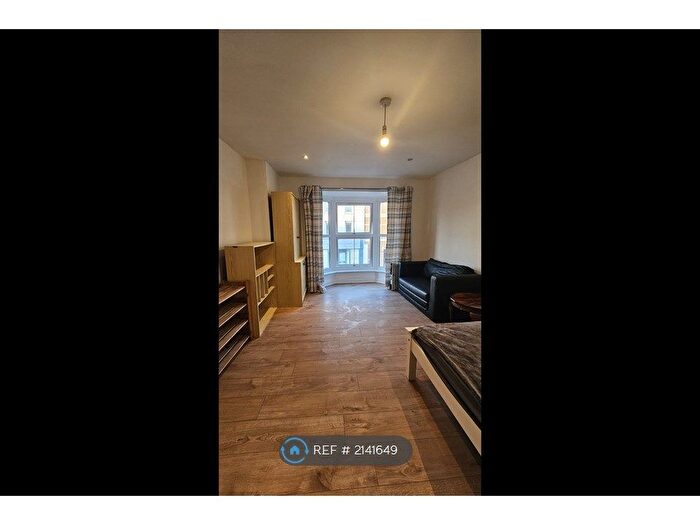 Studio To Rent In High Street South, Dunstable, LU6