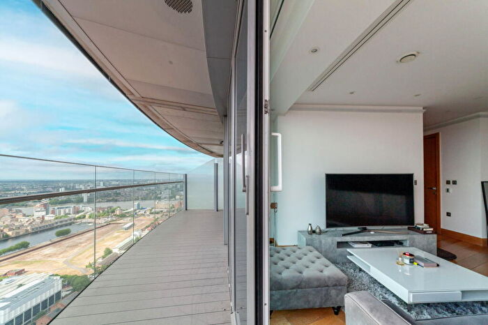 1 Bedroom Apartment For Sale In Arena Tower, Crossharbour Plaza, E14