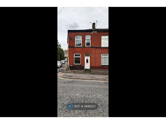 3 Bedroom End Terrace House To Rent In Wash Lane, Bury, BL9