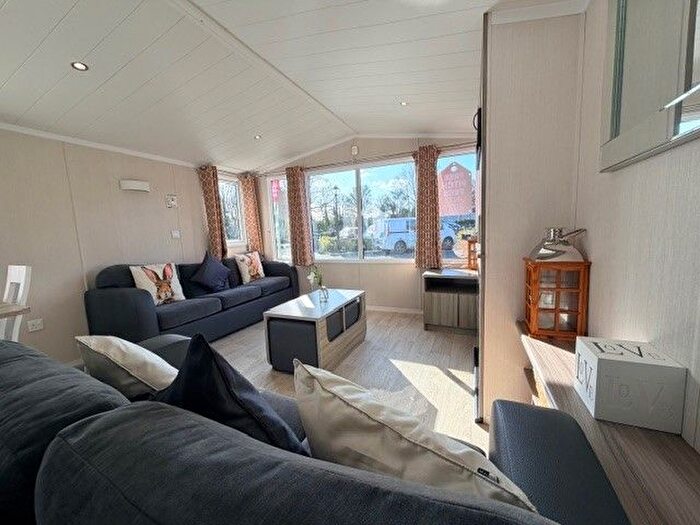 2 Bedroom Park Home For Sale In Carlton, Saxmundham, IP17