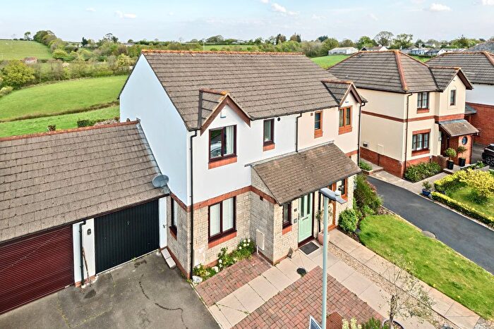 3 Bedroom Semi-Detached House For Sale In The Gardens, Chudleigh, TQ13