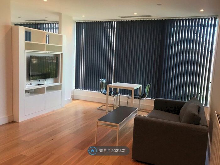 1 Bedroom Flat To Rent In Staines Road, Hounslow, TW3