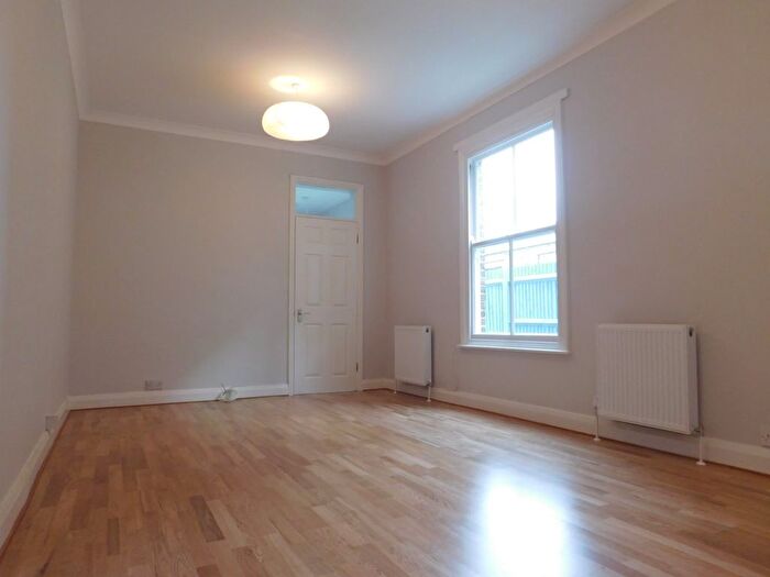 1 Bedroom Flat To Rent In Greenford Avenue, Hanwell, W7