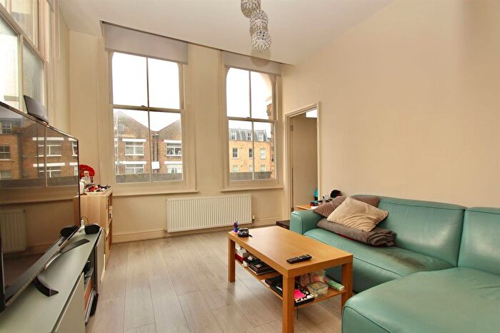 1 Bedroom Flat To Rent In Kingsland Road, E8