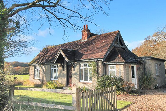 2 Bedroom Bungalow For Sale In Holywell Estate, Swanmore, SO32