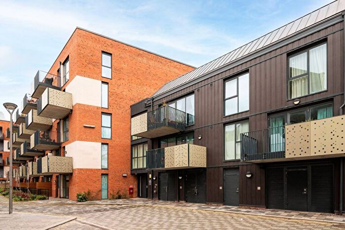 2 Bedroom Flat For Sale In Danson Mews, Elephant And Castle, London, SE17