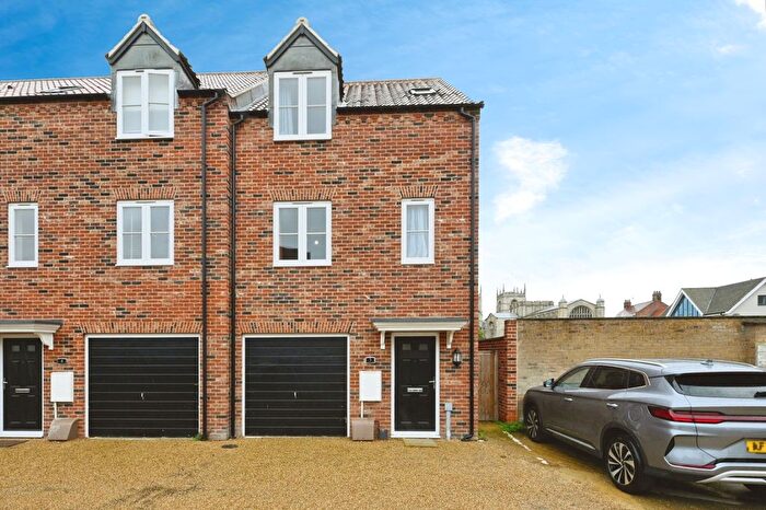 3 Bedroom End Of Terrace House For Sale In Tower Place, King's Lynn, Norfolk, PE30