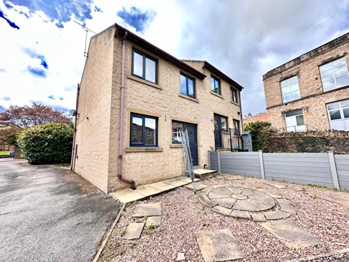 3 Bedroom Semi Detached House To Rent In Brookdale Bank, Milnsbridge, Huddersfield, HD3