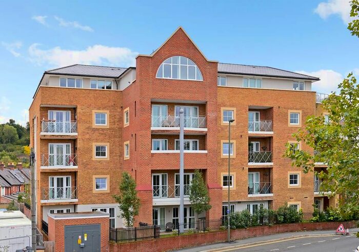 1 Bedroom Flat To Rent In Flambard Way, Godalming, GU7