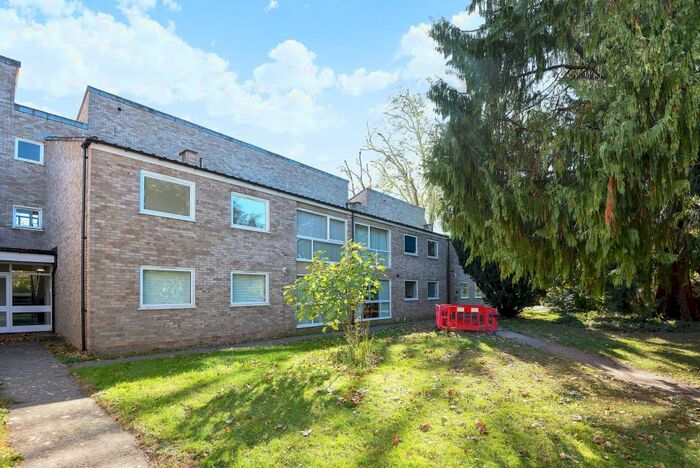2 Bedroom Apartment To Rent In Dudley Court, North Oxford, OX2