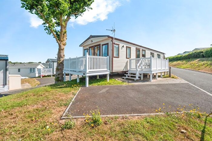 2 Bedroom Park Home For Sale In Lynch Lane, Weymouth, DT4