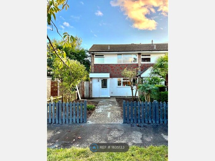 3 Bedroom Semi-Detached House To Rent In Elsfred Rd, Hill Head, Fareham, PO14