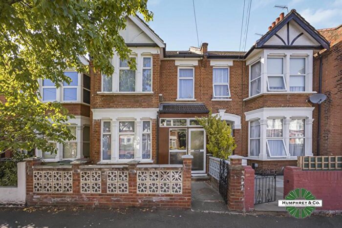 5 Bedroom House To Rent In Twickenham Road, London, E11