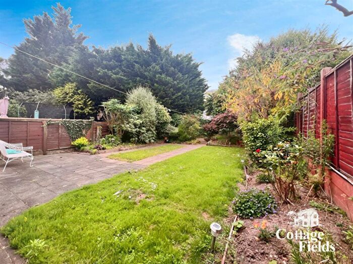 4 Bedroom House To Rent In Willow Road, Enfield, EN1