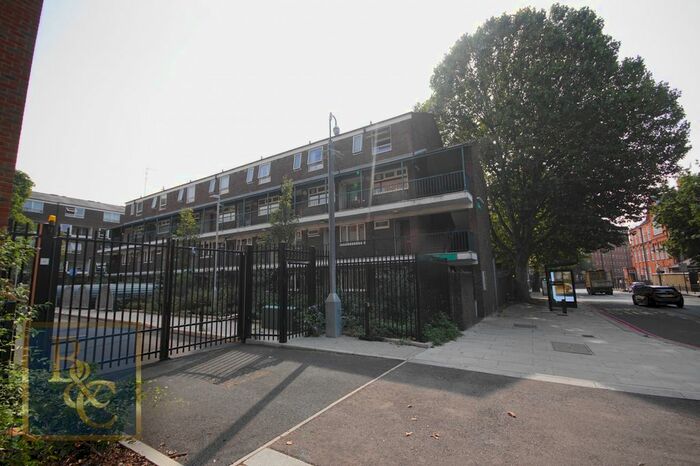 2 Bedroom Maisonette For Sale In Merrivale, Camden Street, London, NW1