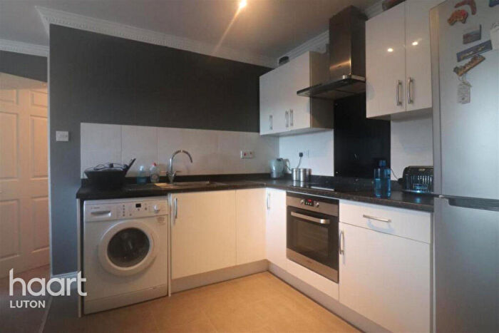 2 Bedroom Flat To Rent In Chase Street, Luton, LU1