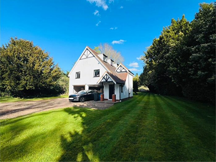 4 Bedroom House To Rent In Court Road, Maidenhead, SL6