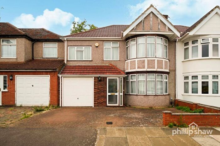 5 Bedroom House For Sale In Alicia Gardens, Harrow, HA3
