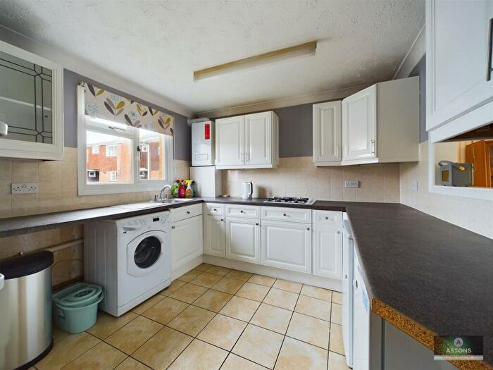 3 Bedroom Terraced House For Sale In Cuckfield Close, Bewbush, RH11