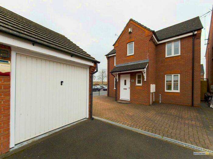 3 Bedroom Detached House For Sale In Russell Close, Uttoxeter, ST14