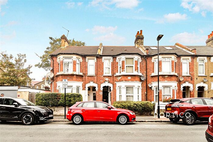3 Bedroom Flat To Rent In Caledon Road, E6