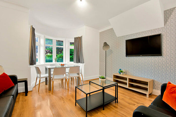 7 Bedroom House To Rent In St Anns Lane, Leeds, LS4