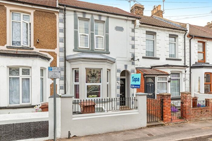 3 Bedroom Terraced House For Sale In Waterloo Road, Gillingham, ME7