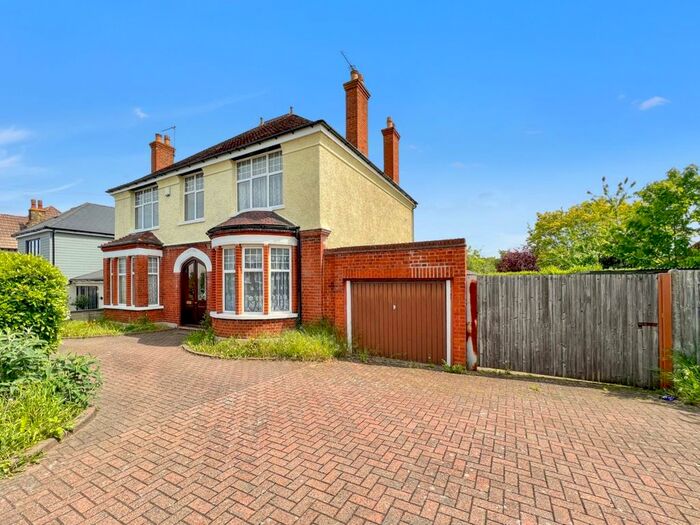4 Bedroom Detached House To Rent In Whitehill Road, Gravesend, DA12