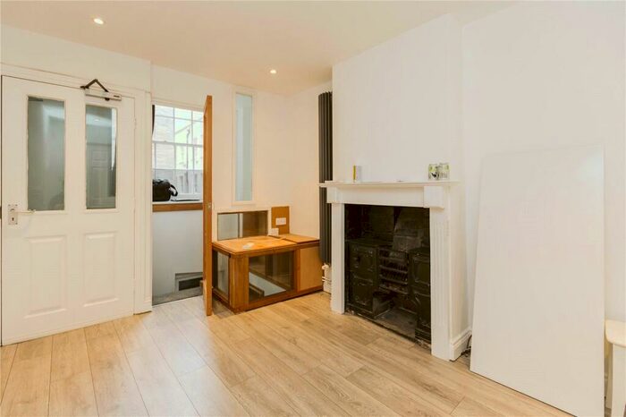 1 Bedroom Maisonette To Rent In Orchard Cottage, Orchard Lane, City Centre, Bristol, BS1