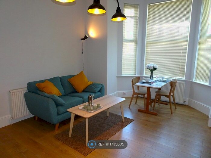 1 Bedroom Flat To Rent In Richmond Grove, Manchester, M13