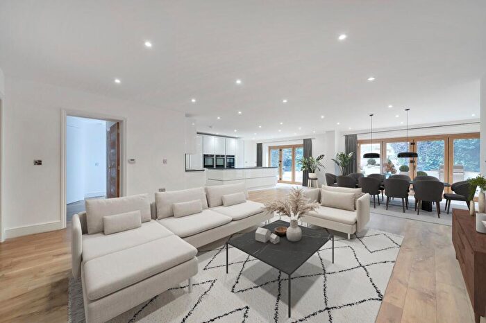 5 Bedroom Detached House For Sale In Croydon Road, Keston, Kent, BR2