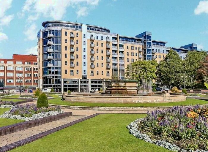 2 Bedroom Flat To Rent In Queens Dock Avenue, Hull, HU1