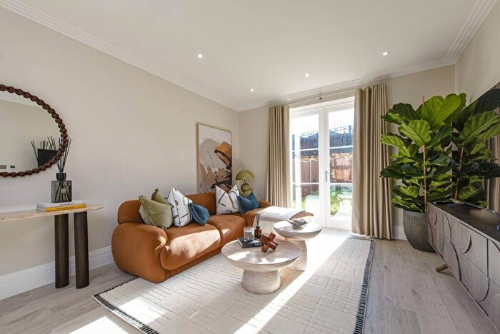 5 Bedroom House For Sale In Trent Park, Enfield, Barnet, EN4