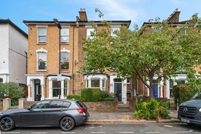 2 Bedroom Flat For Sale In Wilberforce Road, London, N4