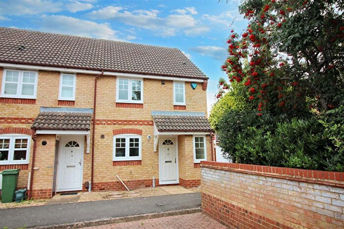 3 Bedroom End Of Terrace House To Rent In Carnation Way, Aylesbury, HP21