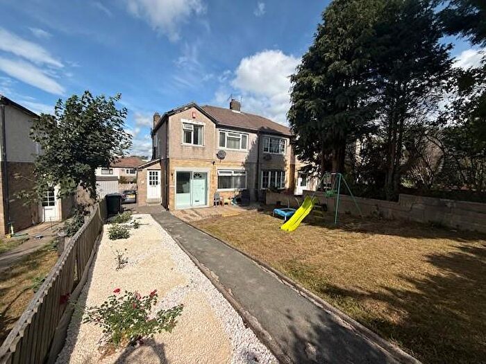 3 Bedroom Semi Detached House For Sale In Bolton Road, Eccleshill, Bradford, BD2